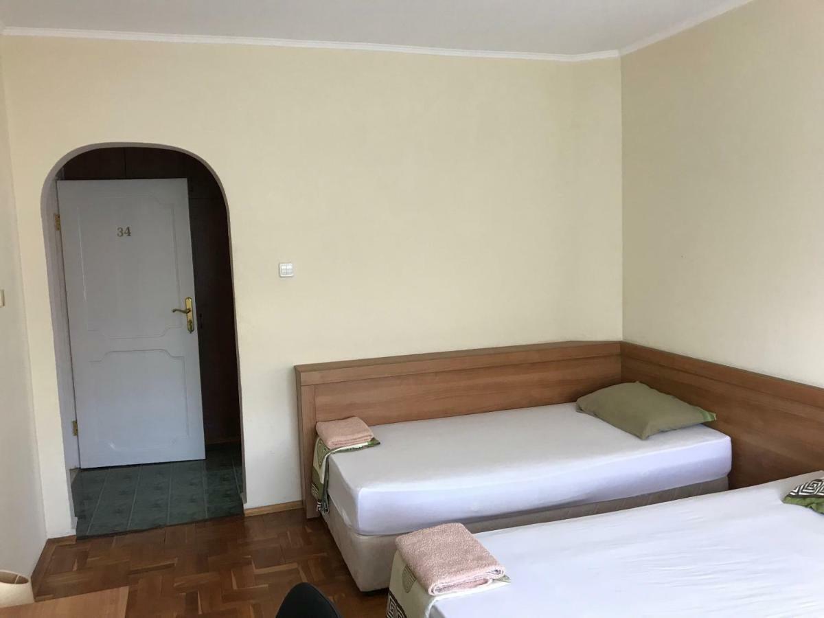 Milena'S House Hotel Burgas Exterior foto